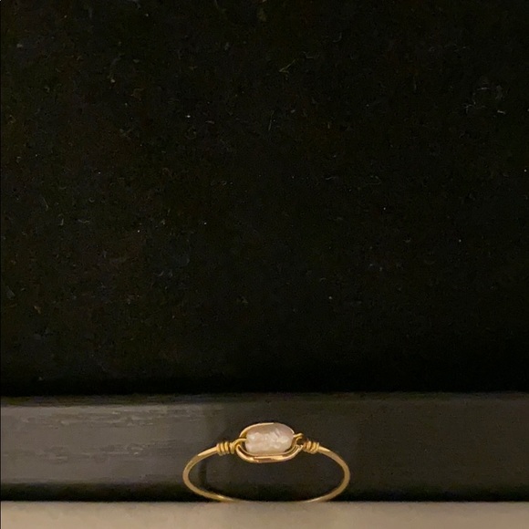 Jewelry - 18k gold freshwater pearl ring